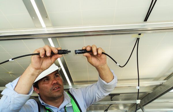 Instalaciones Eléctricas E2 Asuntos económicos